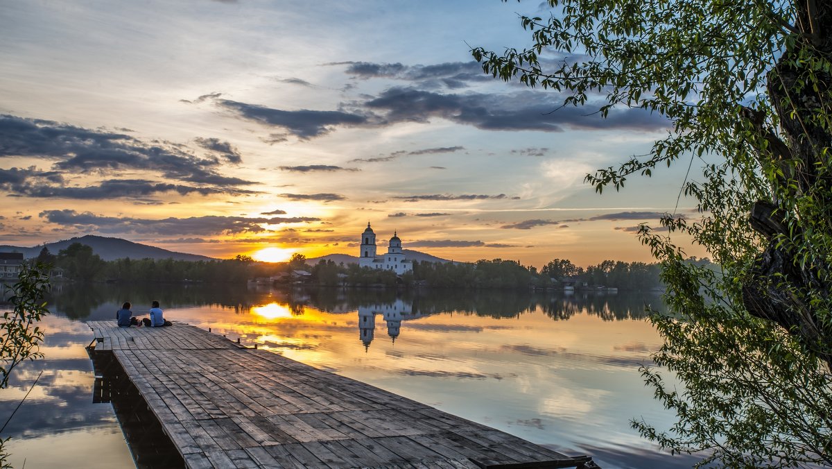 Spring evening on a pond - Dmitry Ozersky