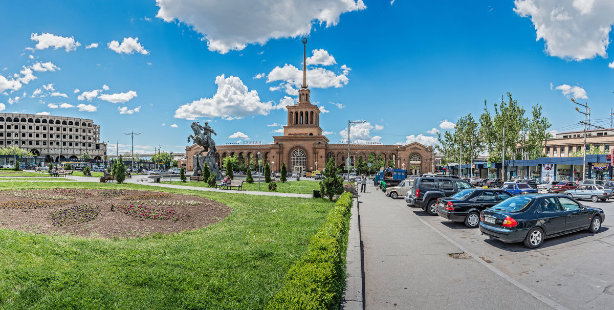 Армения. Ереван. Железнодорожный вокзал - Борис Гольдберг