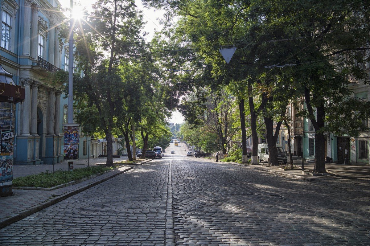 Просыпающийся город. - Вахтанг Хантадзе