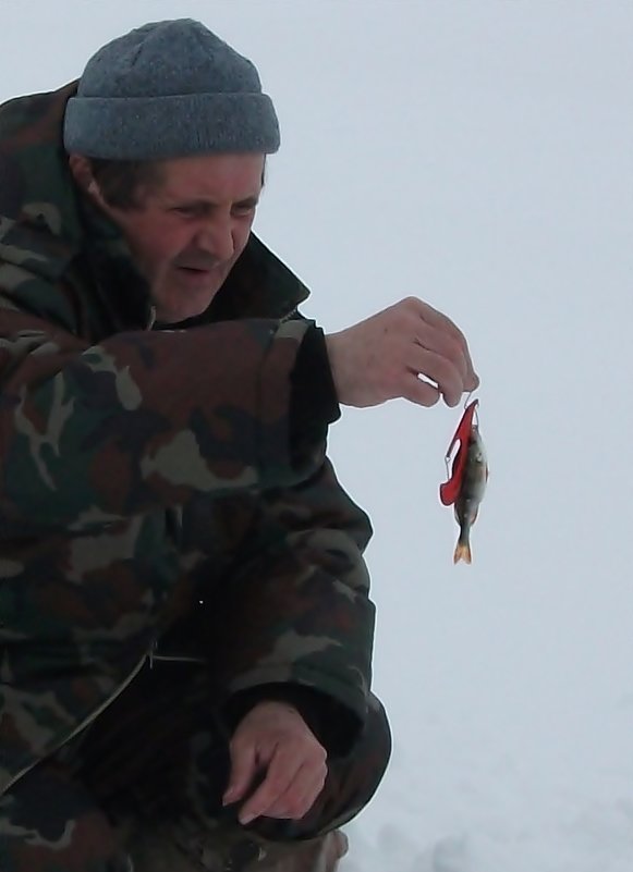 С ДНЕМ  РЫБАКА  !!! .. Ни хвоста, ни чешуи вам ! - Валерия  Полещикова 