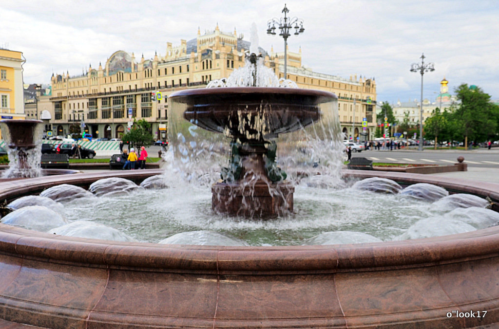 фонтан и город - Олег Лукьянов