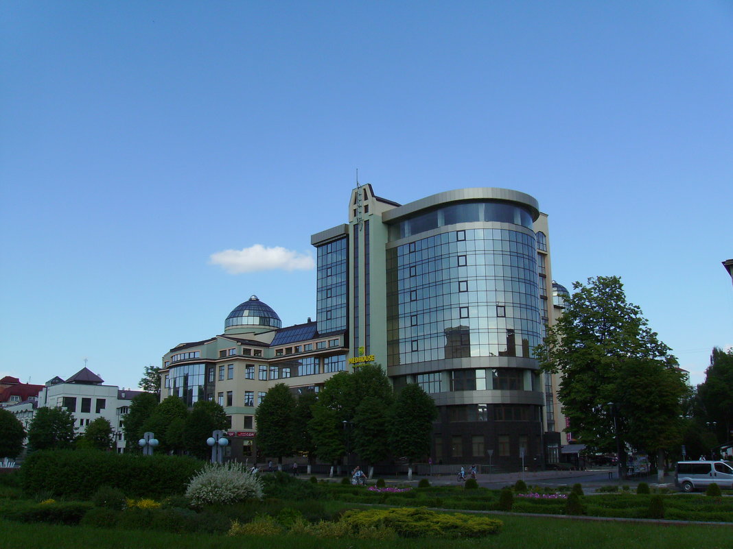 Офисный   центр   в   Ивано - Франковске - Андрей  Васильевич Коляскин