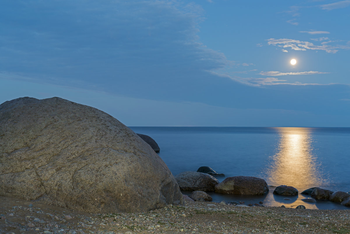 Летняя, лунная ночь над Финским заливом. - Виктор 