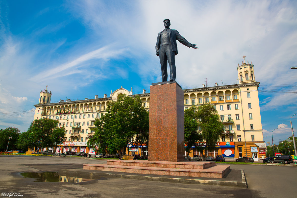 Памятник Маяковскому Новокузнецк - Юрий Лобачев