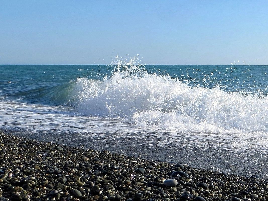 Море..море, мир бездонный, пенный шелест волн прибрежных... - Татьяна Смоляниченко