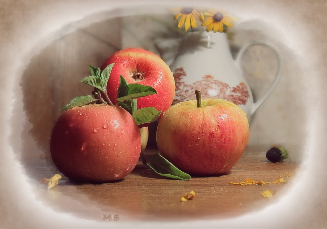 Яблоки в саду налились, глухо падают в листву, - Людмила Богданова (Скачко)