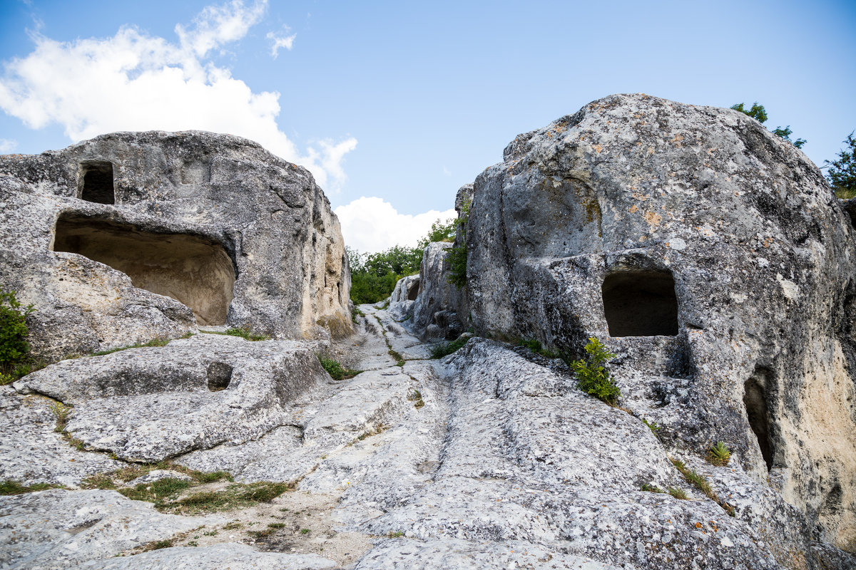 Пещерный город Эски-Кермен в Крыму