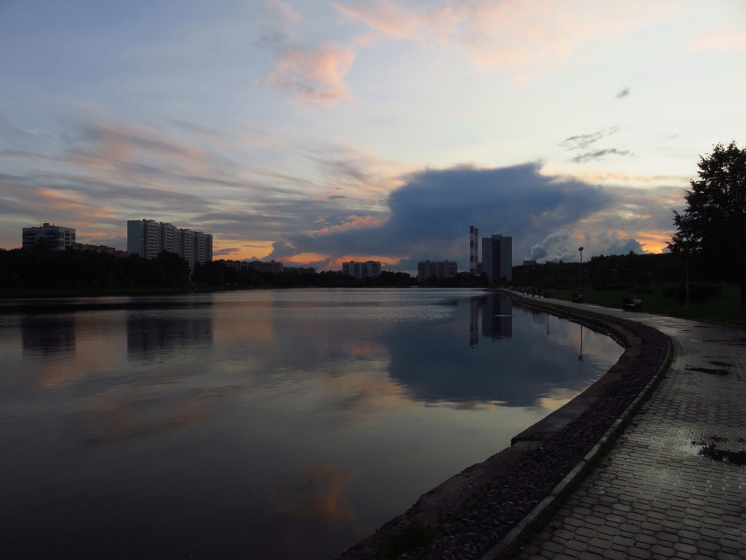 Вариации на тему заката на городском пруду - Андрей Лукьянов