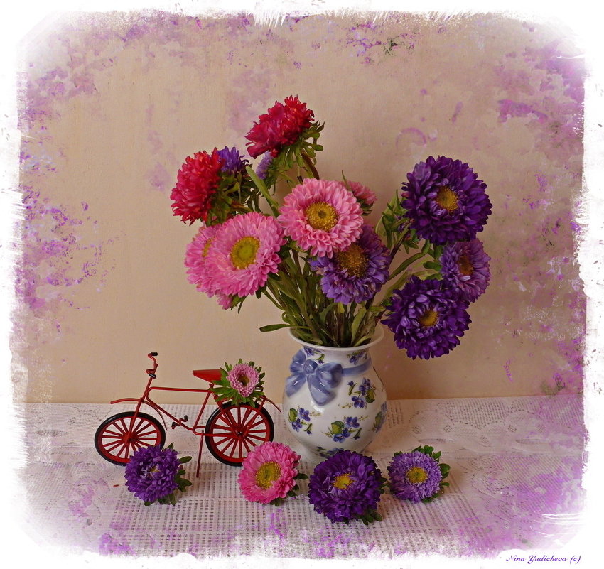 Осенние цветы и  велосипед - Nina Yudicheva
