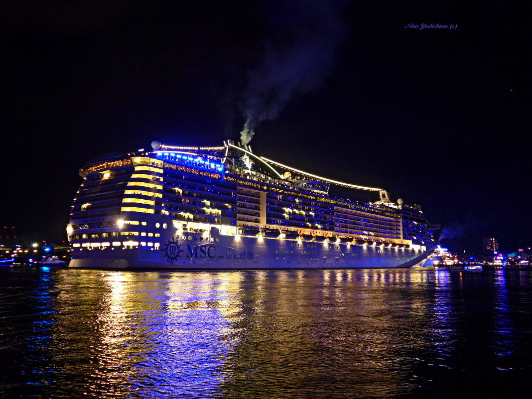 Blaue Nacht Hamburg. MSC Preziosa - Nina Yudicheva