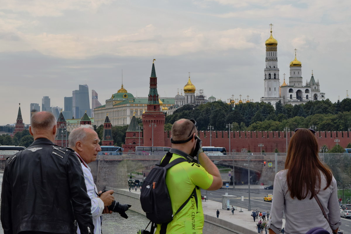 Вид с парящего моста в сторону Кремля. - Татьяна Помогалова