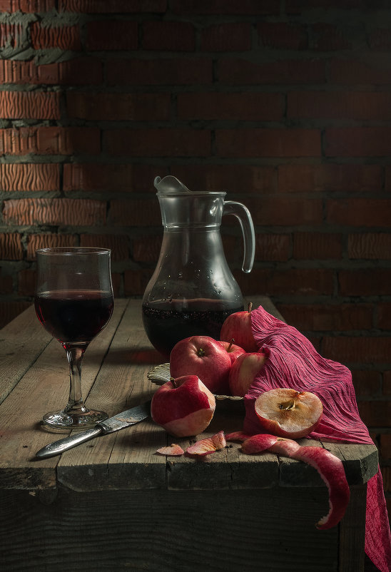 Вино и яблоки - Алексей Кошелев