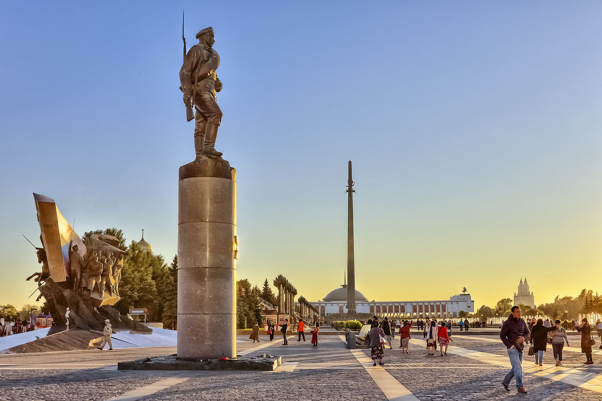 Москва. Парк Победы на Поклонной горе. - В и т а л и й .... Л а б з о'в