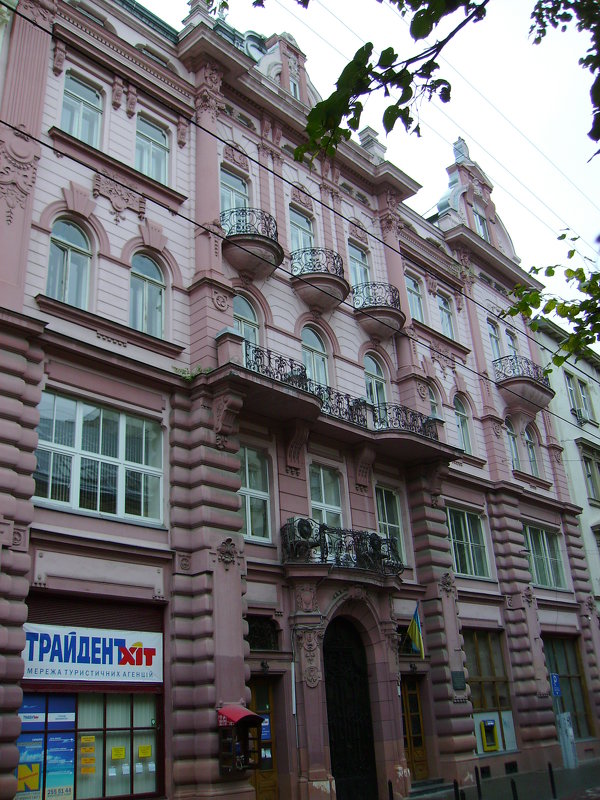Административное   здание  в   Львове - Андрей  Васильевич Коляскин