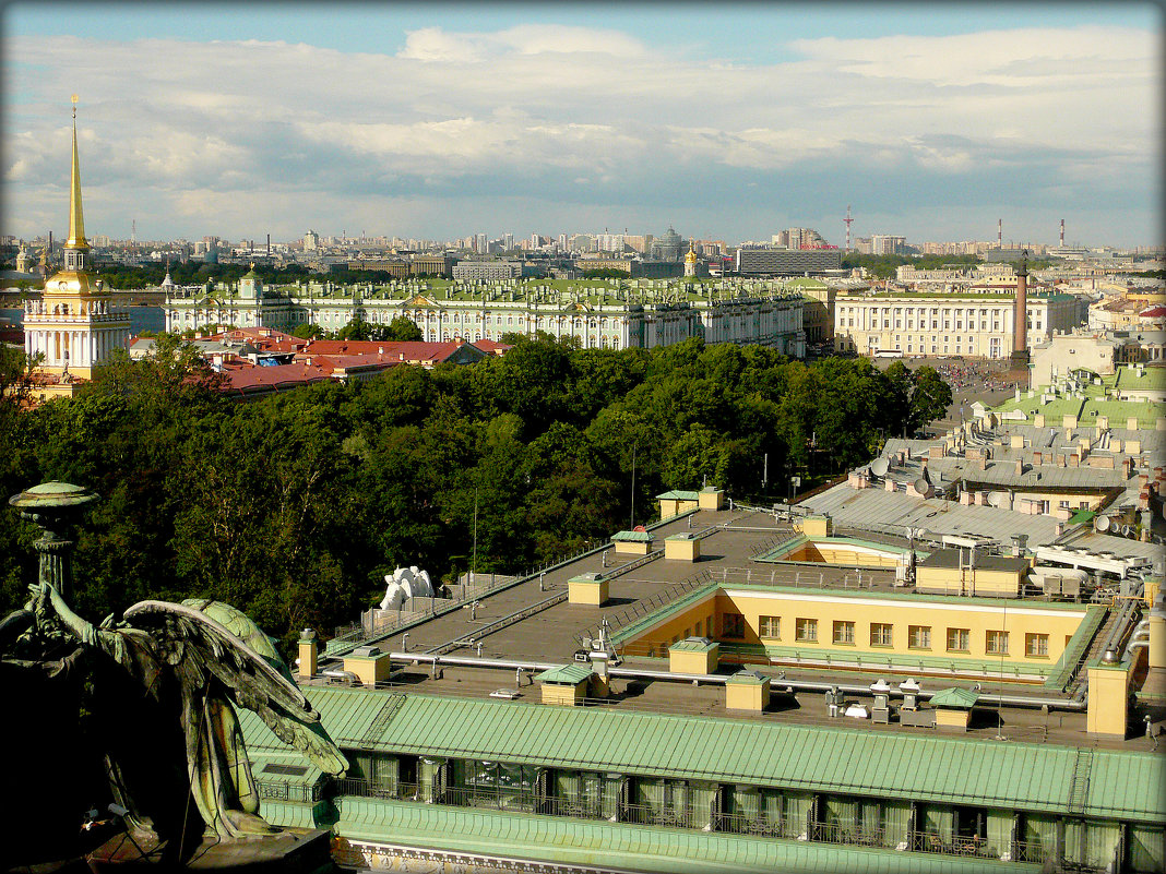 С высоты на Санкт-Петербург ( виден Эрмитаж) - Galina Belugina