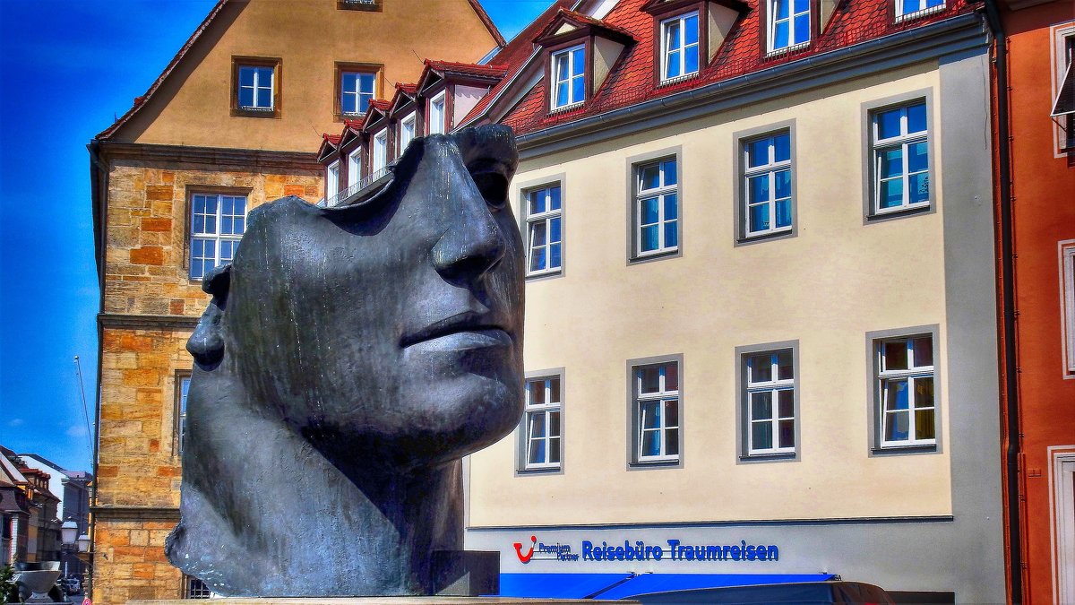 Скульптура головы в Бамберге.Бавария. - Лара ***