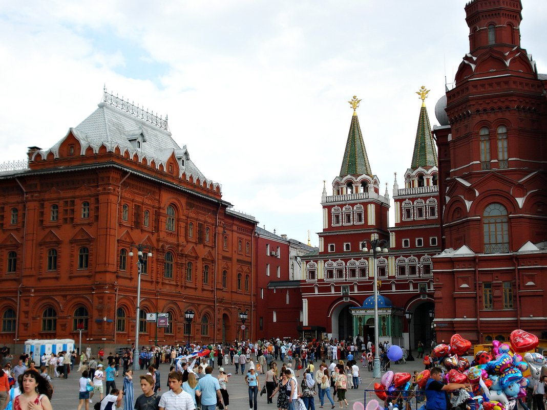 Традиционная суета центра Москвы... - Андрей Головкин