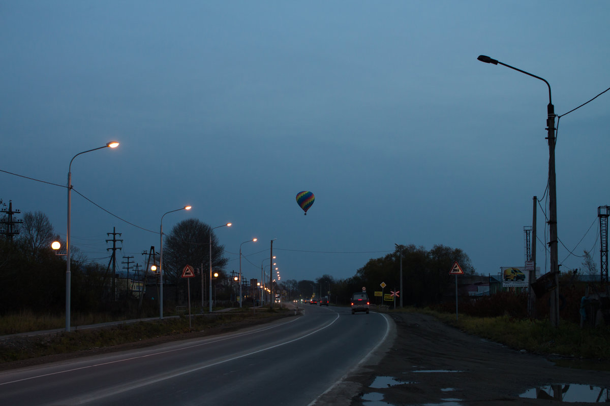 кто-то на машине, кто-то на большом воздушном шаре - Наталья Литвинчук