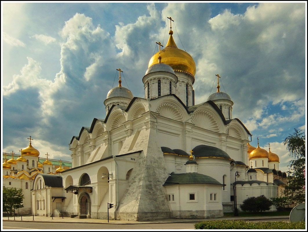 Кпемлёвские храмы - Олег Осипов