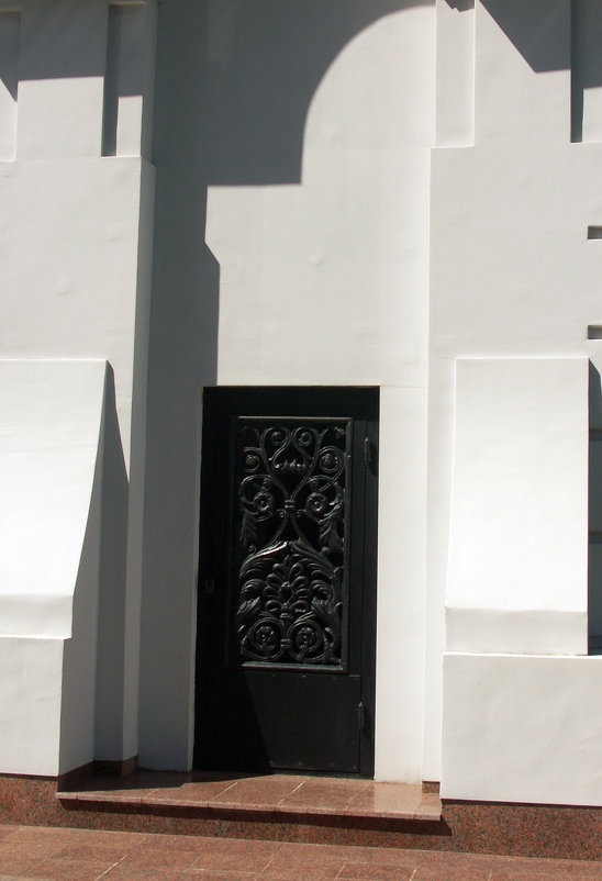 Тени прошлого (Фрагмент памятника павшим в Гражданской Войне) - muh5257 