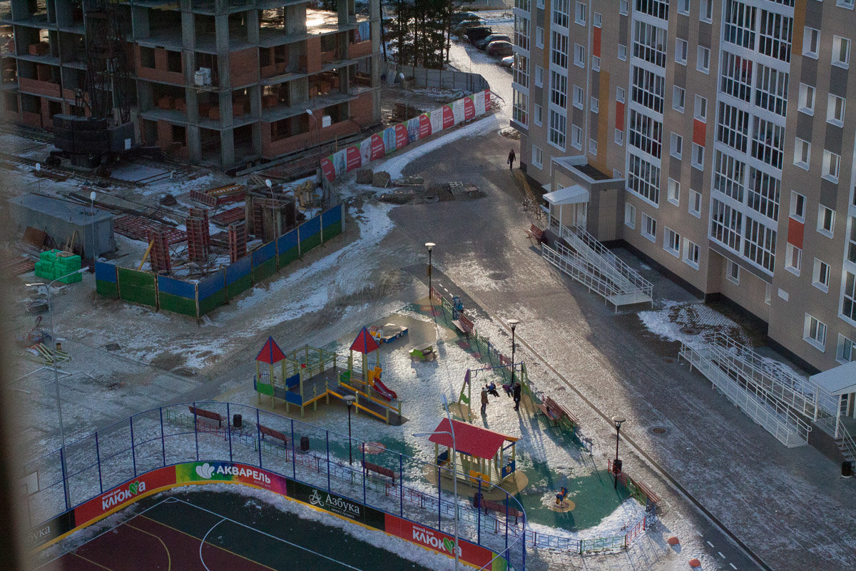 Вид на двор по ул. Строителей - Владимир Семёнов