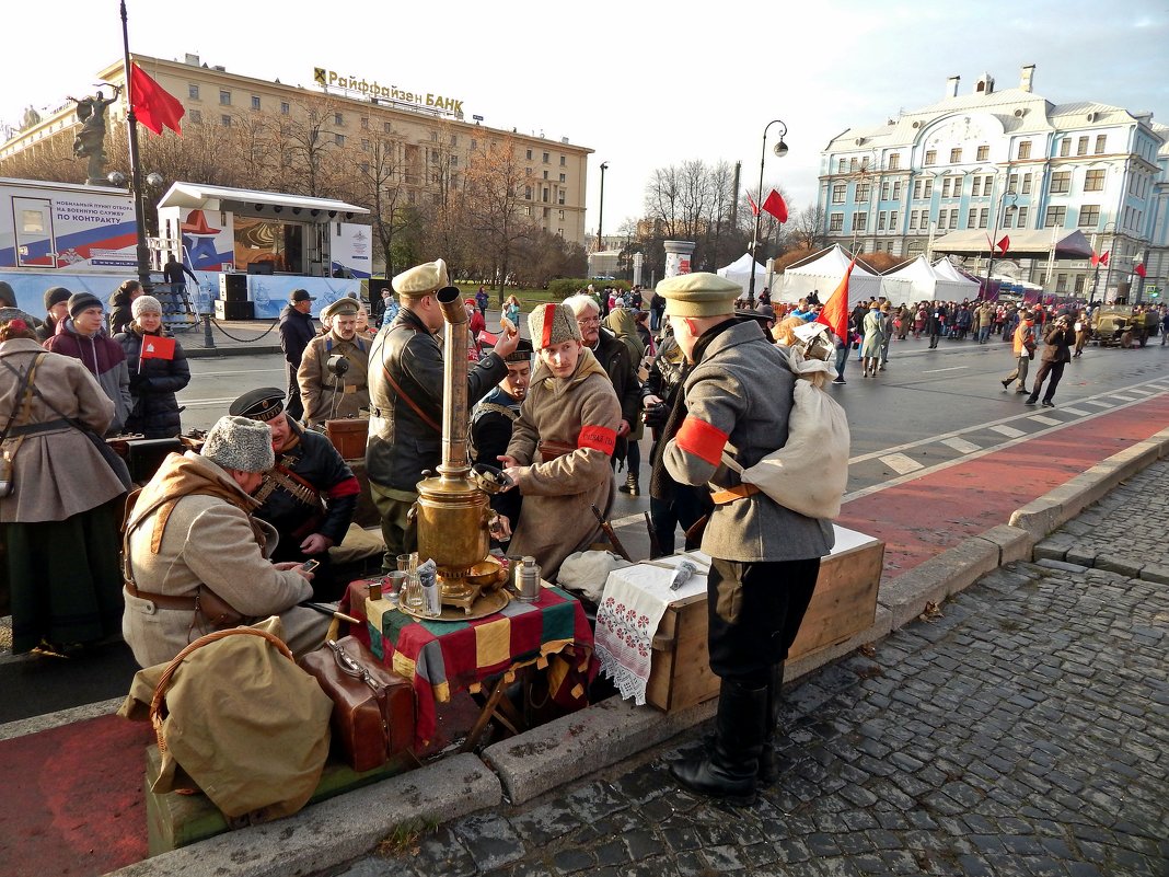 Октябрь 1917 г. - Виктор Егорович