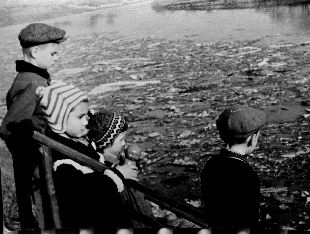 Ледоход на Москва реке. 1960 год - alek48s 
