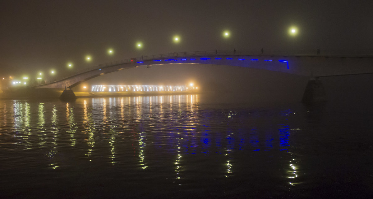 Пешеходный мост через реку Волхов. - Ольга Лиманская