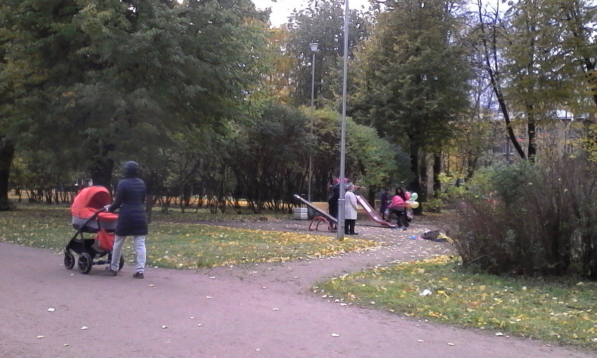 Прогулка по парку - Svetlana Lyaxovich