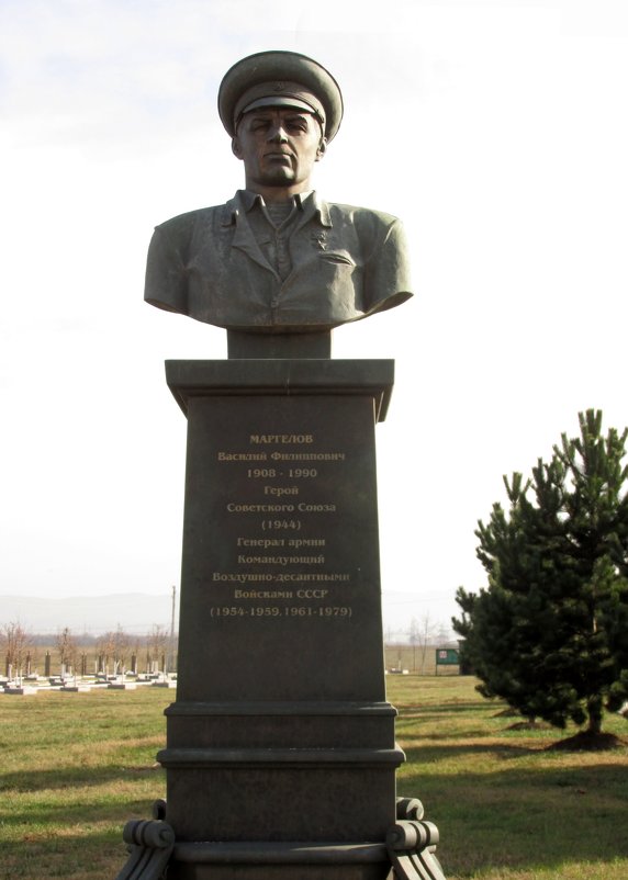 Памятник Командующему ВДВ Маргелову В.Ф. - Андрей Л.