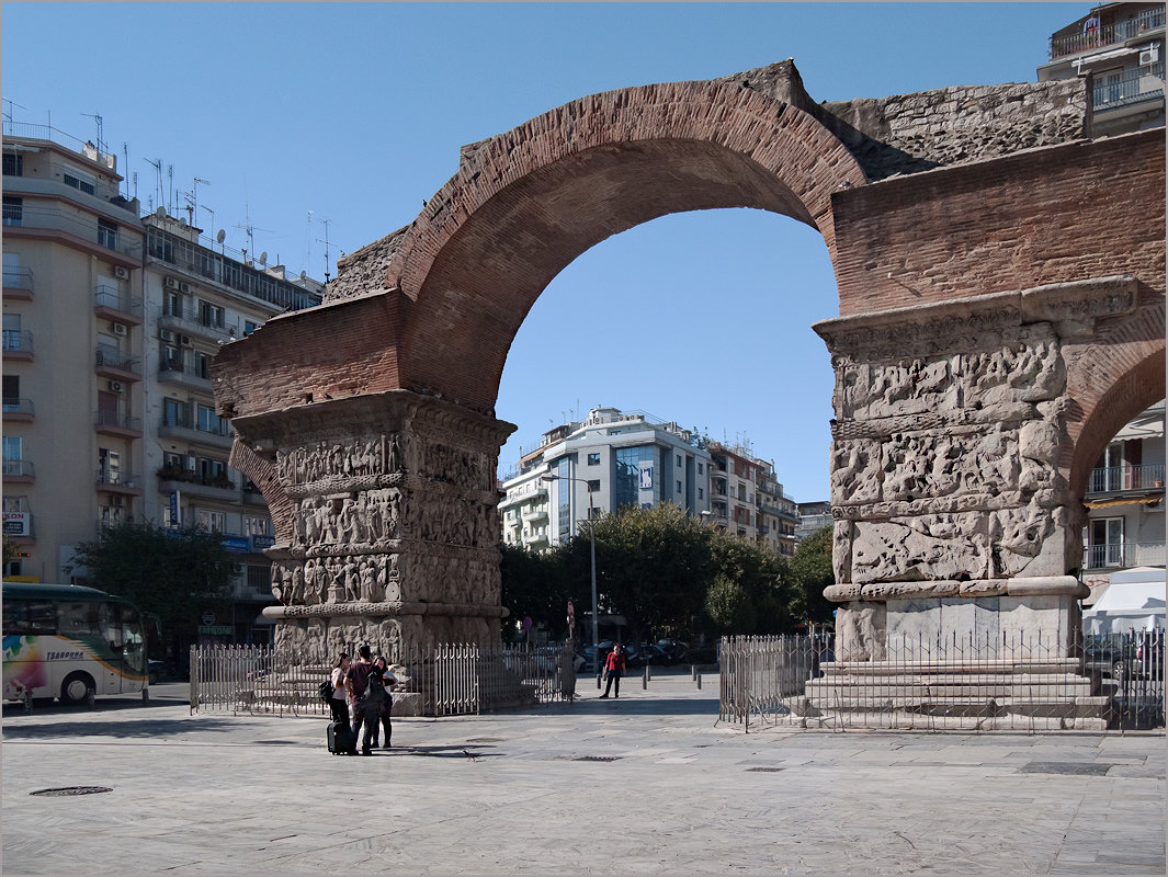 Триумфальная арка Галерия, г.Салоники, Греция. - Lmark 