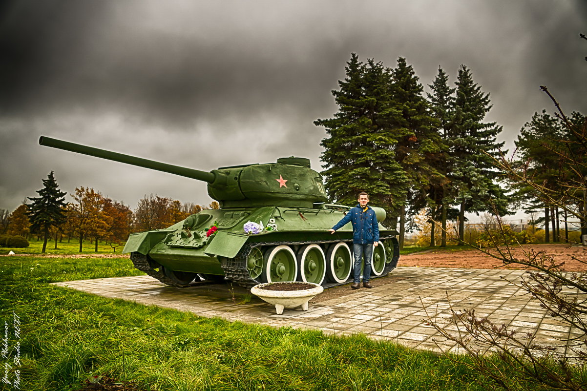 Питер Т-34 на Пулковских высотах с Сыном - Юрий Плеханов