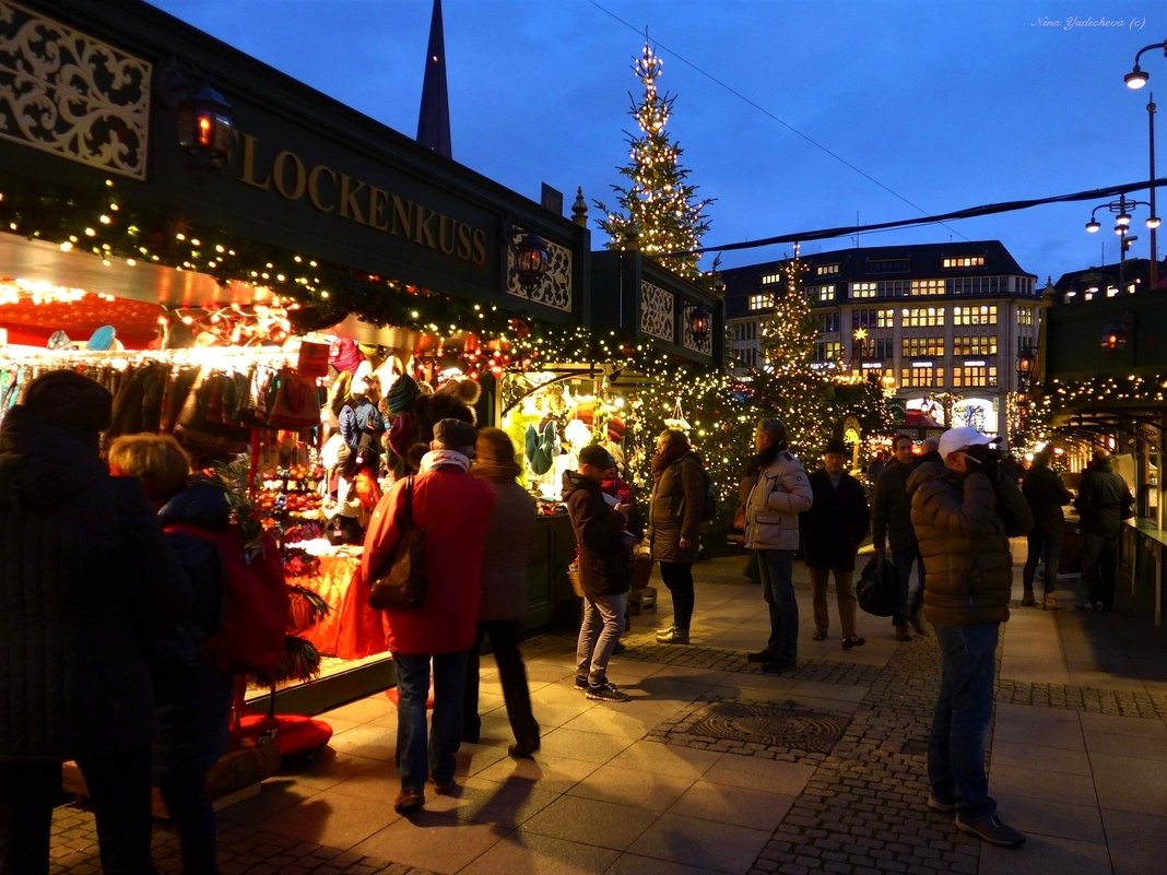 Weihnachtsmarkt Hamburg - Nina Yudicheva