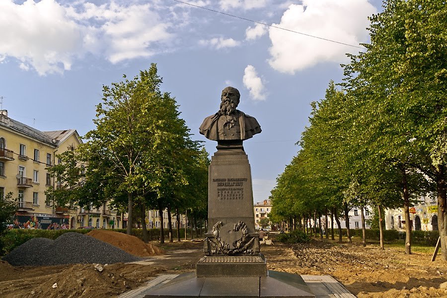 Памятник В.В.Верещагину. Череповец. Вологодская область - MILAV V