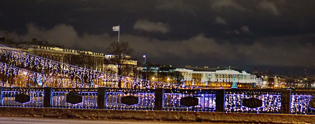 Вид с Дворцового моста, утром в декабре. - Владимир Гилясев