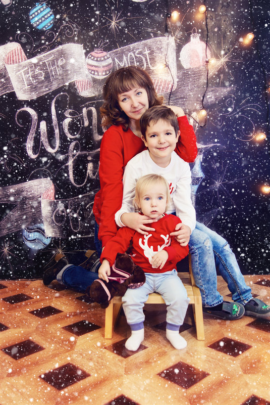 Семейная фотосессия в студииСамары - марина алексеева