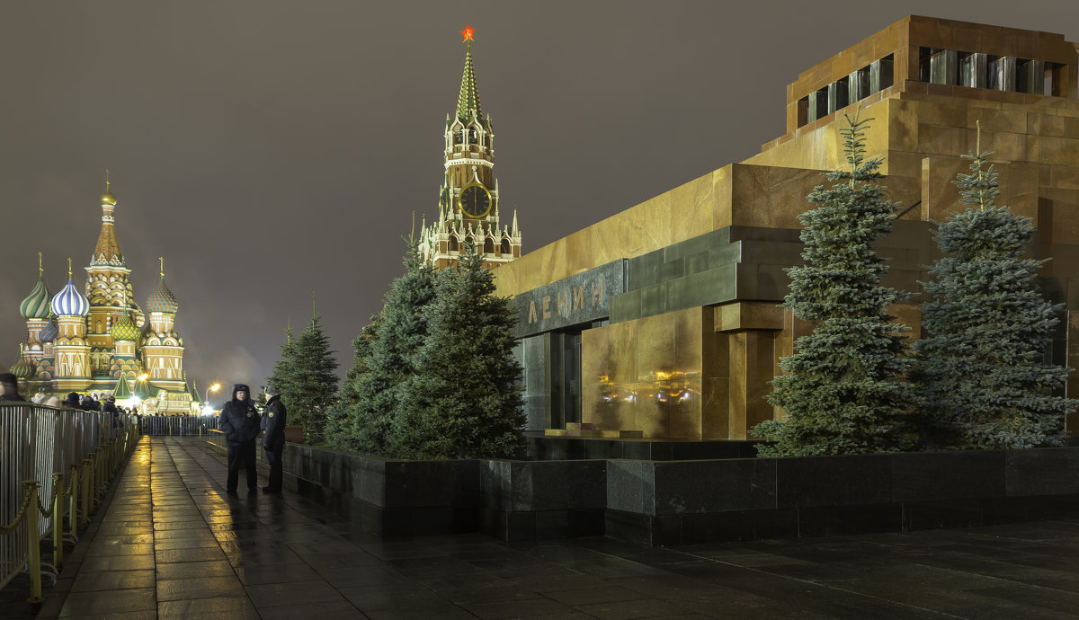 Мавзолей Ленина на Красной площади - Александра 