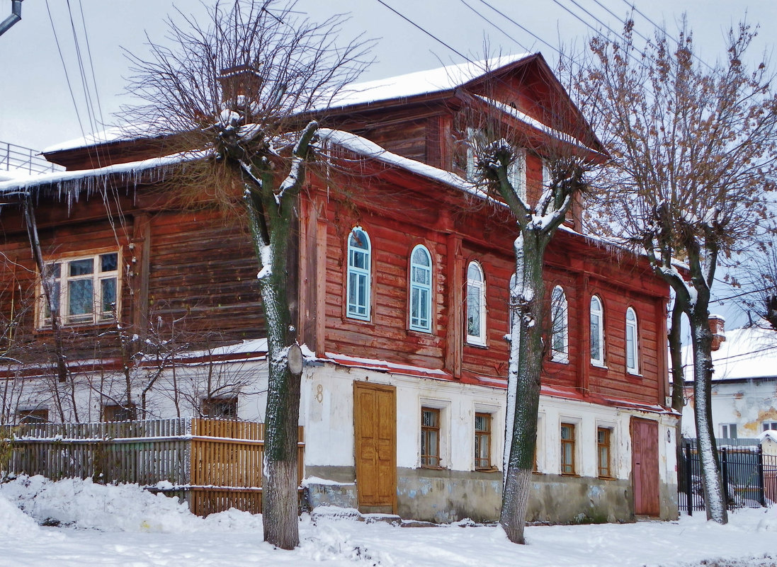 Старые дворы , добротно строили . - Святец Вячеслав 