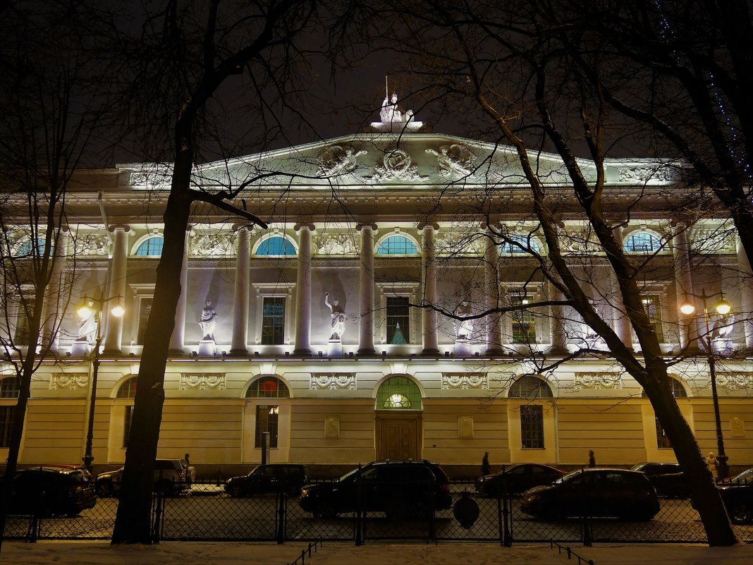Дивный свет Российской Национальной библиотеки... - Sergey Gordoff