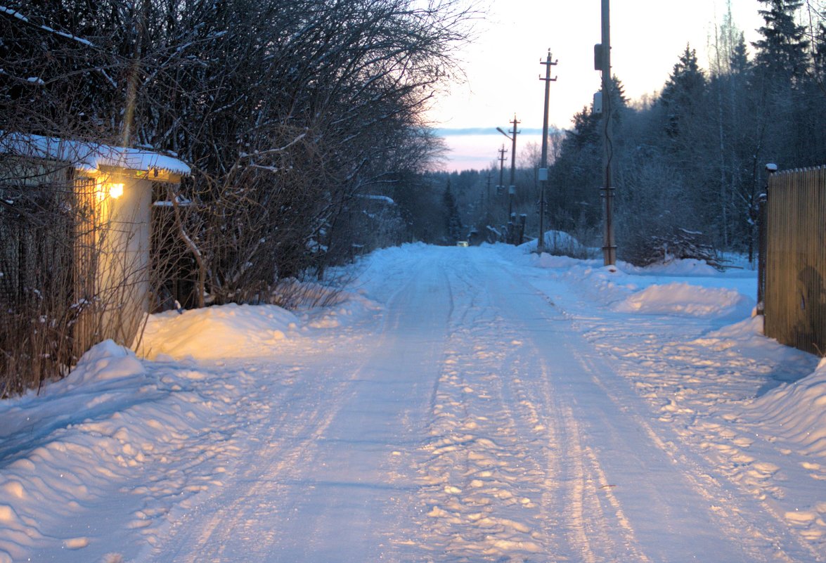 Улица, фонарь, утро, мороз - Евгений Верзилин