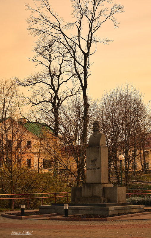 памятник Ожежко.(Гродно) - Sergey (Apg)