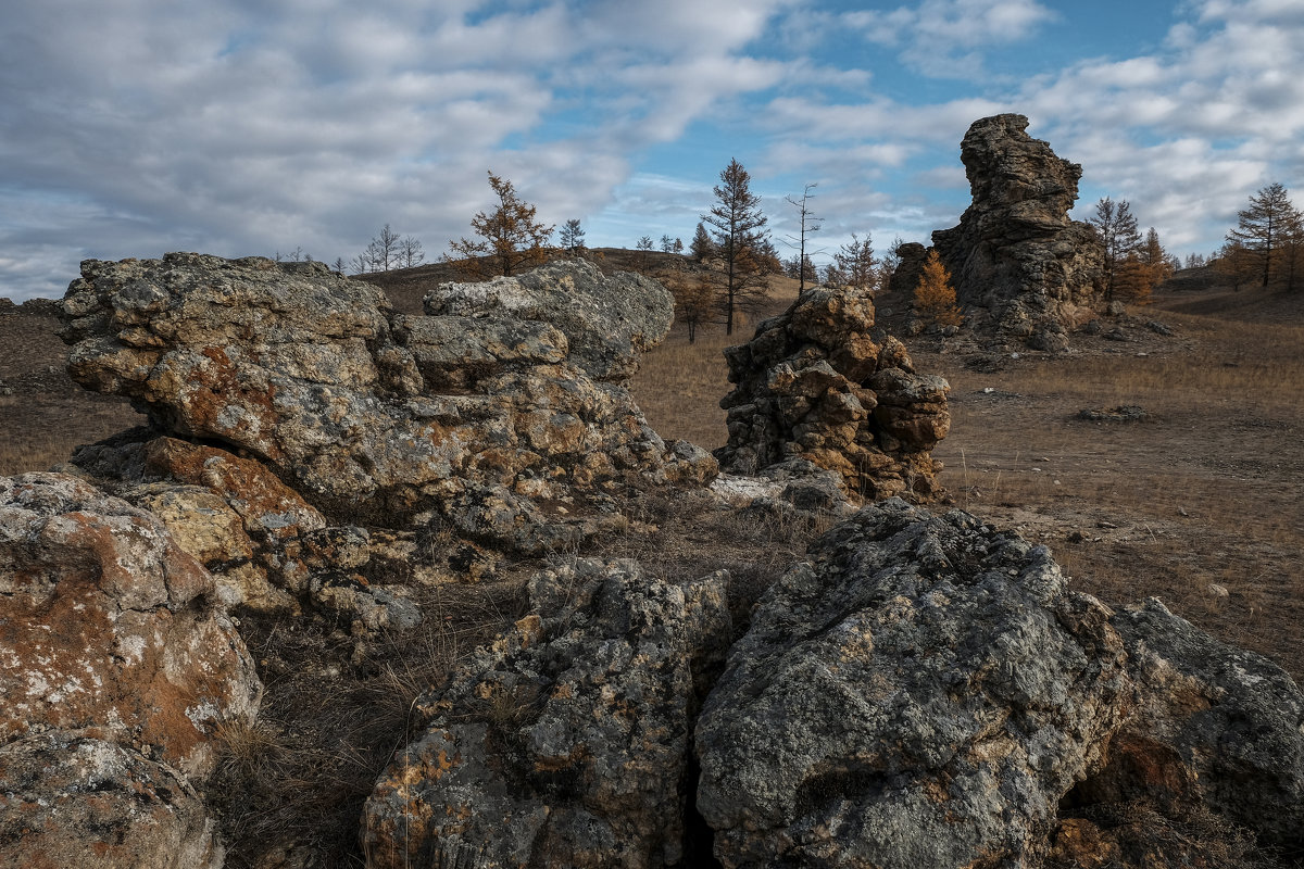 Каменные изваяния Тажеранской степи. Прибайкальский национальный парк. - Rafael 