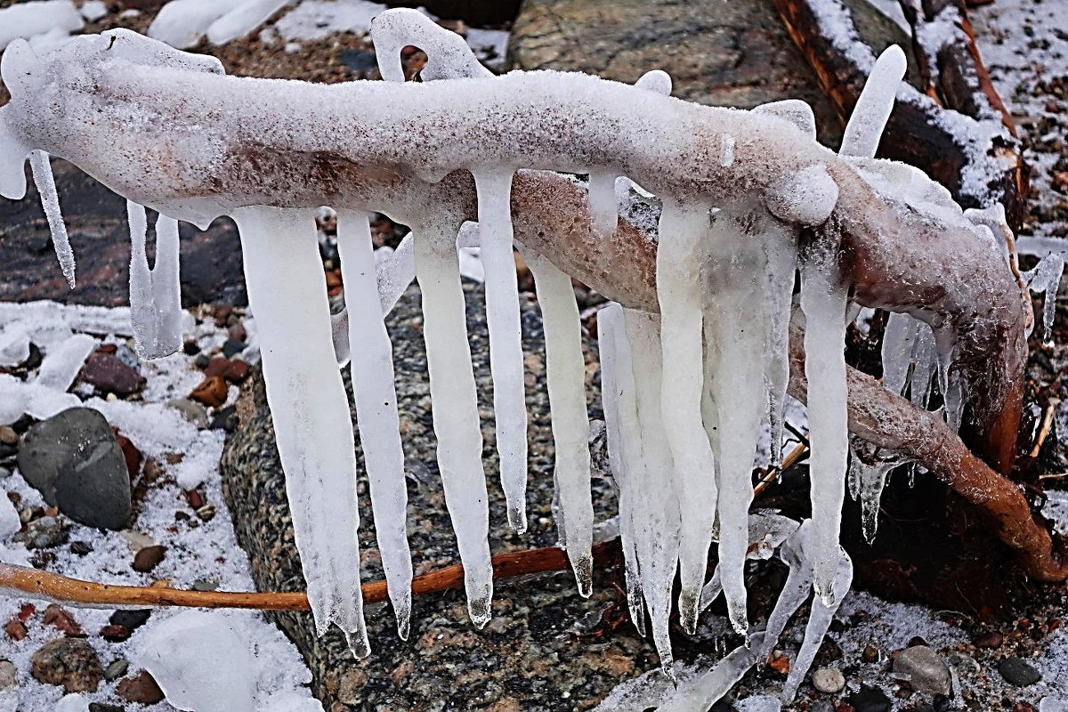 Ледяные сталактиты - Маргарита Батырева