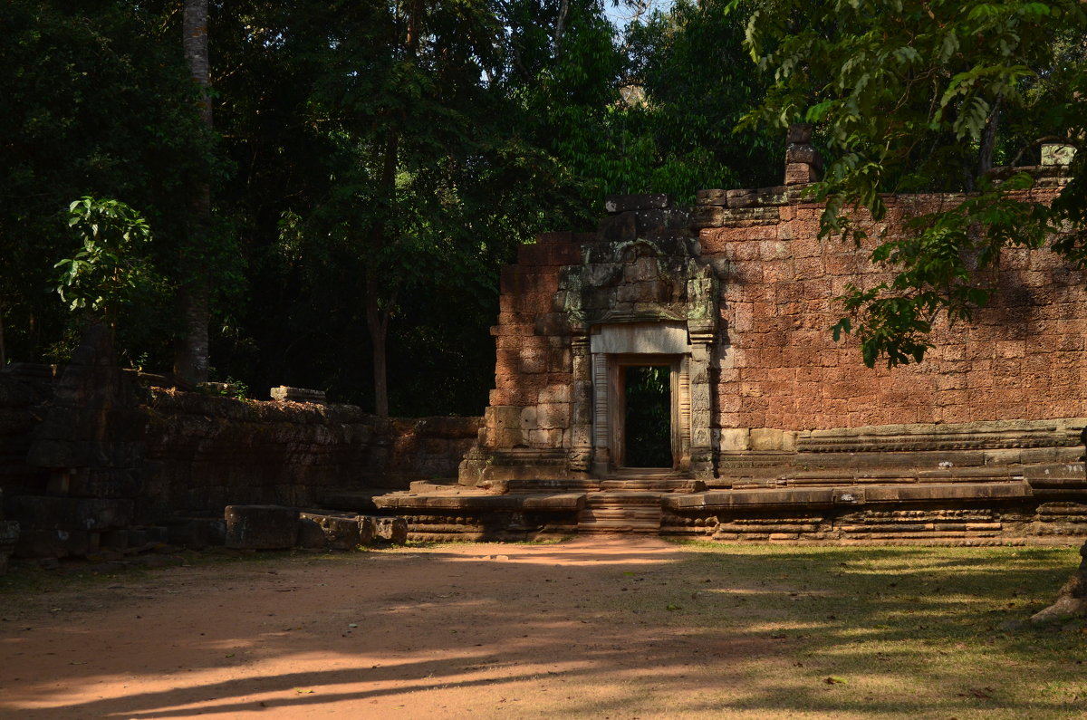 Древние стены Ангкор Вата - Алексей Альбин
