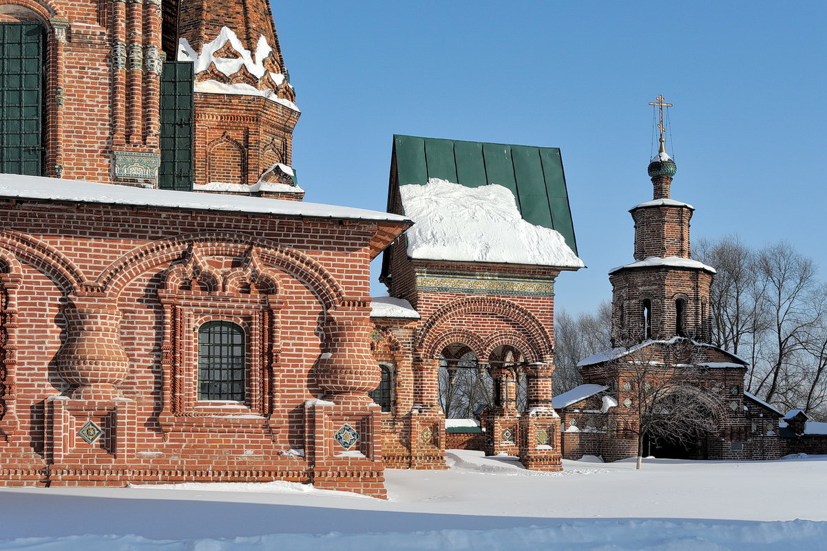 Святые ворота и фрагмент фасада церкви Иоанна Златоуста, Ярославль - Николай Белавин