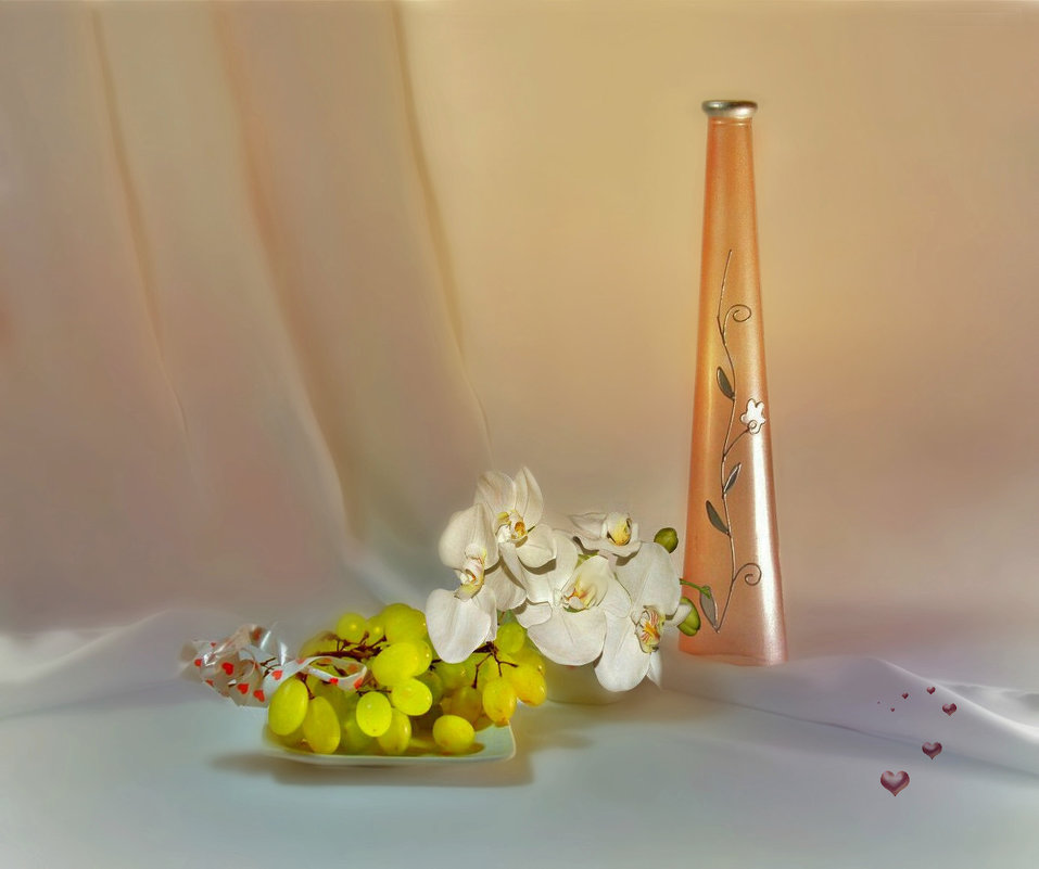 С цветком и виноградом - Наталия Лыкова