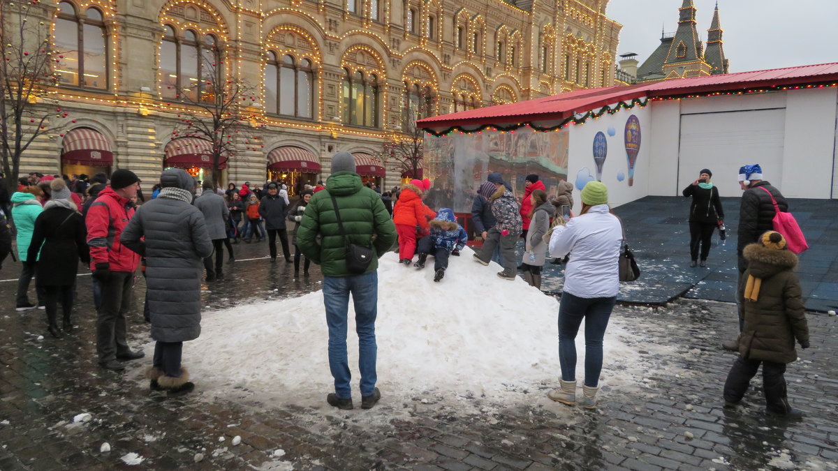 Ещё недавно дети  искали снег  в  Москве! - Виталий Селиванов 