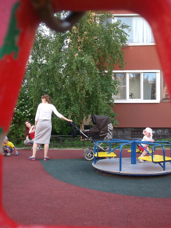 Дети на площадке - Svetlana Lyaxovich