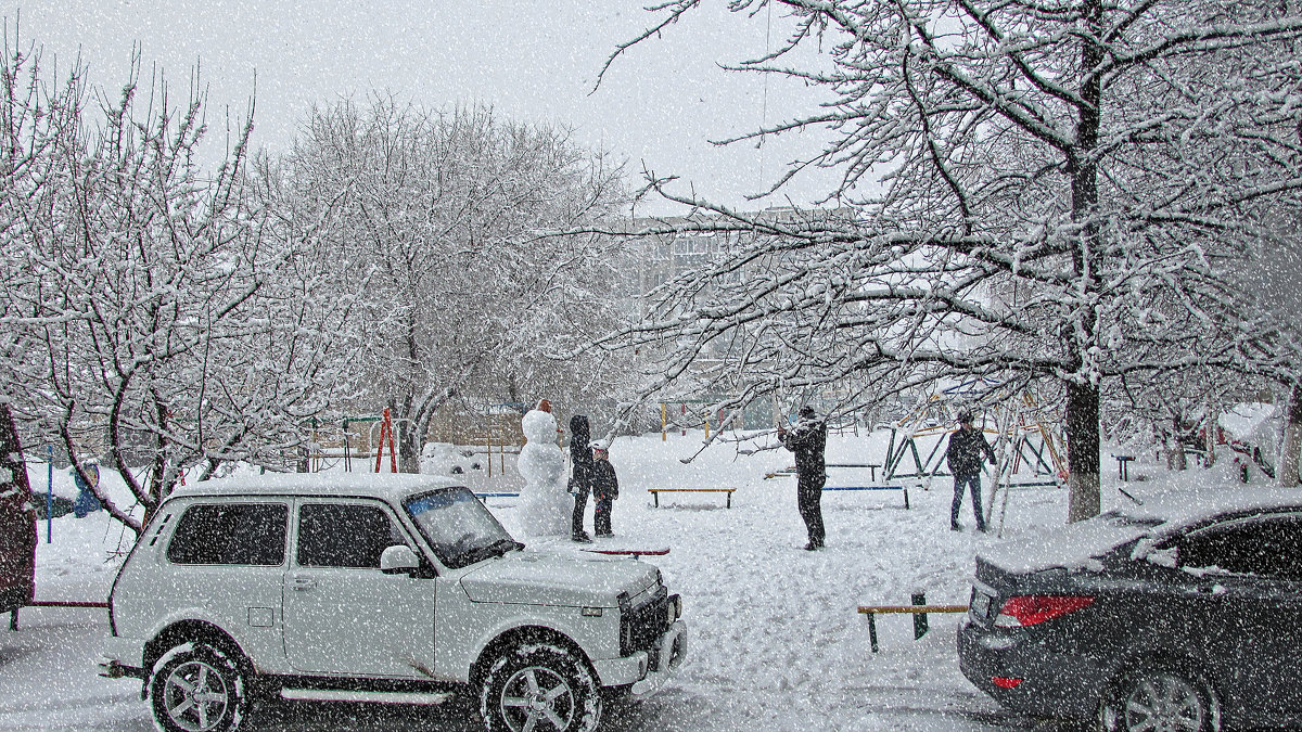 Снегопад в марте - Владимир 