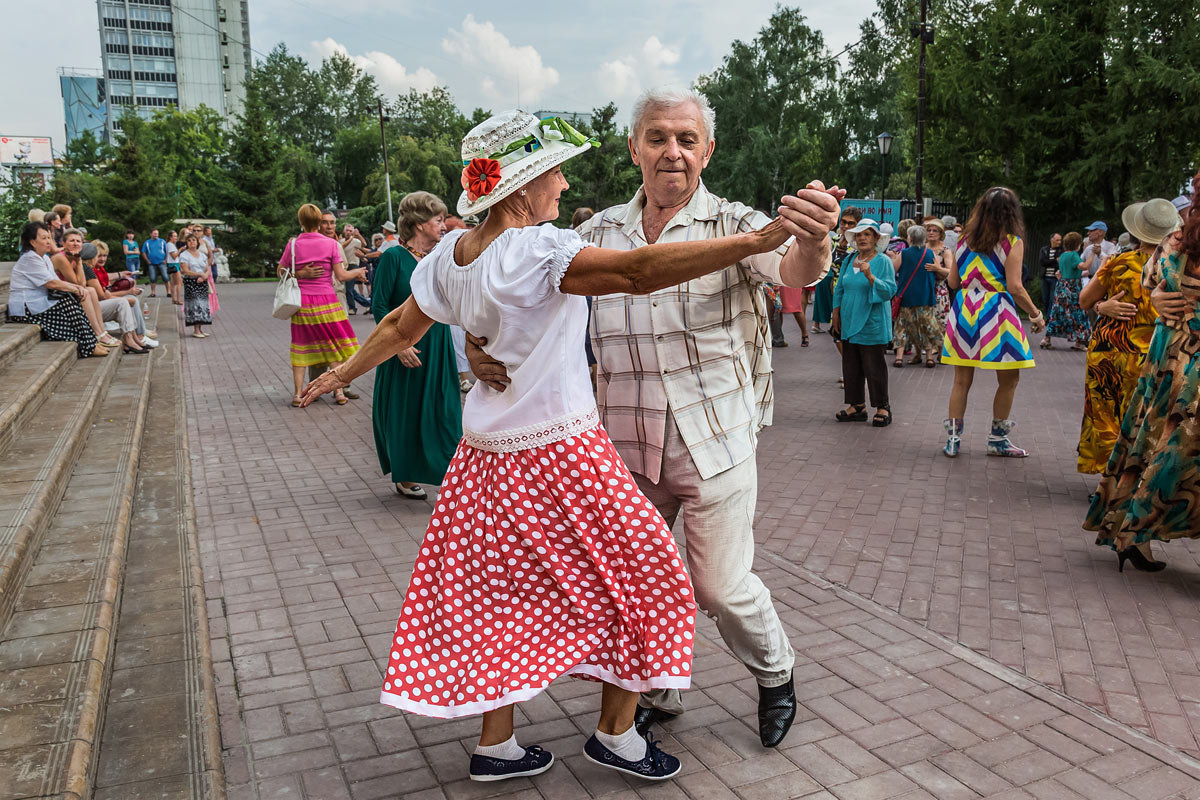 Танцы в сквере - Nn semonov_nn
